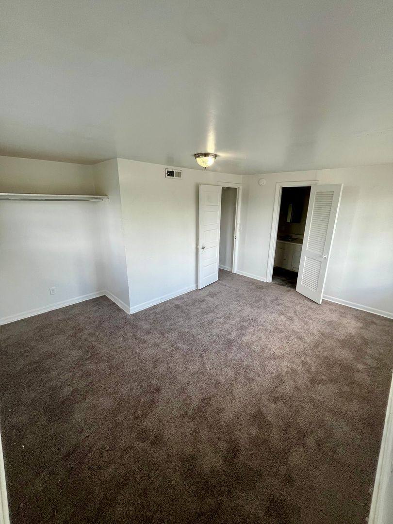 Apartment for rent at 6 Marie St, Hazlehurst, GA 31539