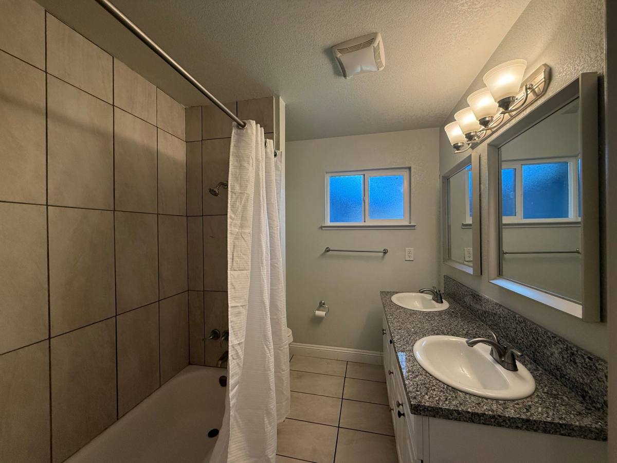 Townhouse for rent at 7400 Loma Verde Way, Sacramento, CA 95822