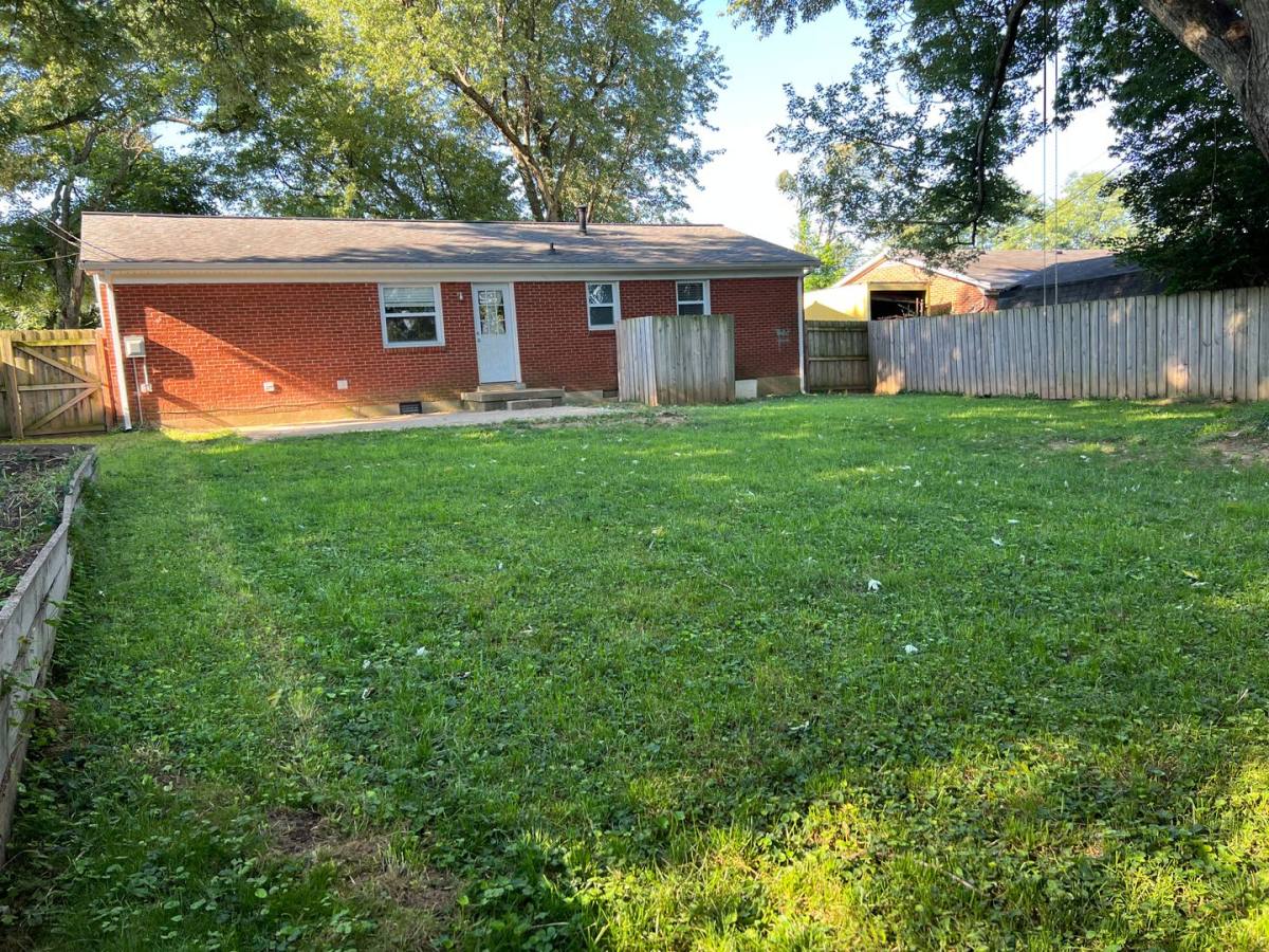 House for rent at 521 Clifton Rd, Versailles, KY 40383