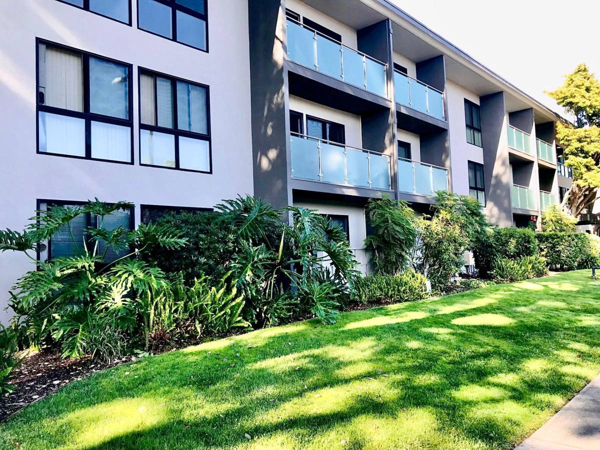 Apartment for rent at 2685 California St, Mountain View, CA 94040
