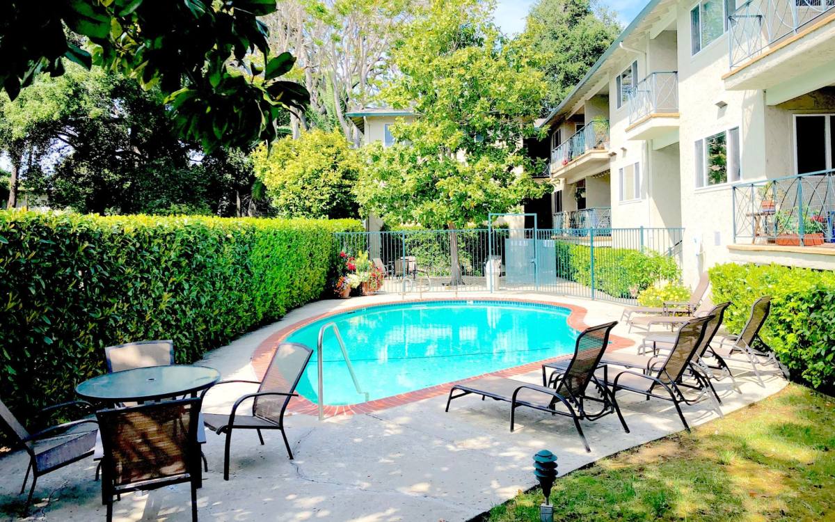 Apartment for rent at 1010 Noel Dr, Menlo Park, CA 94025