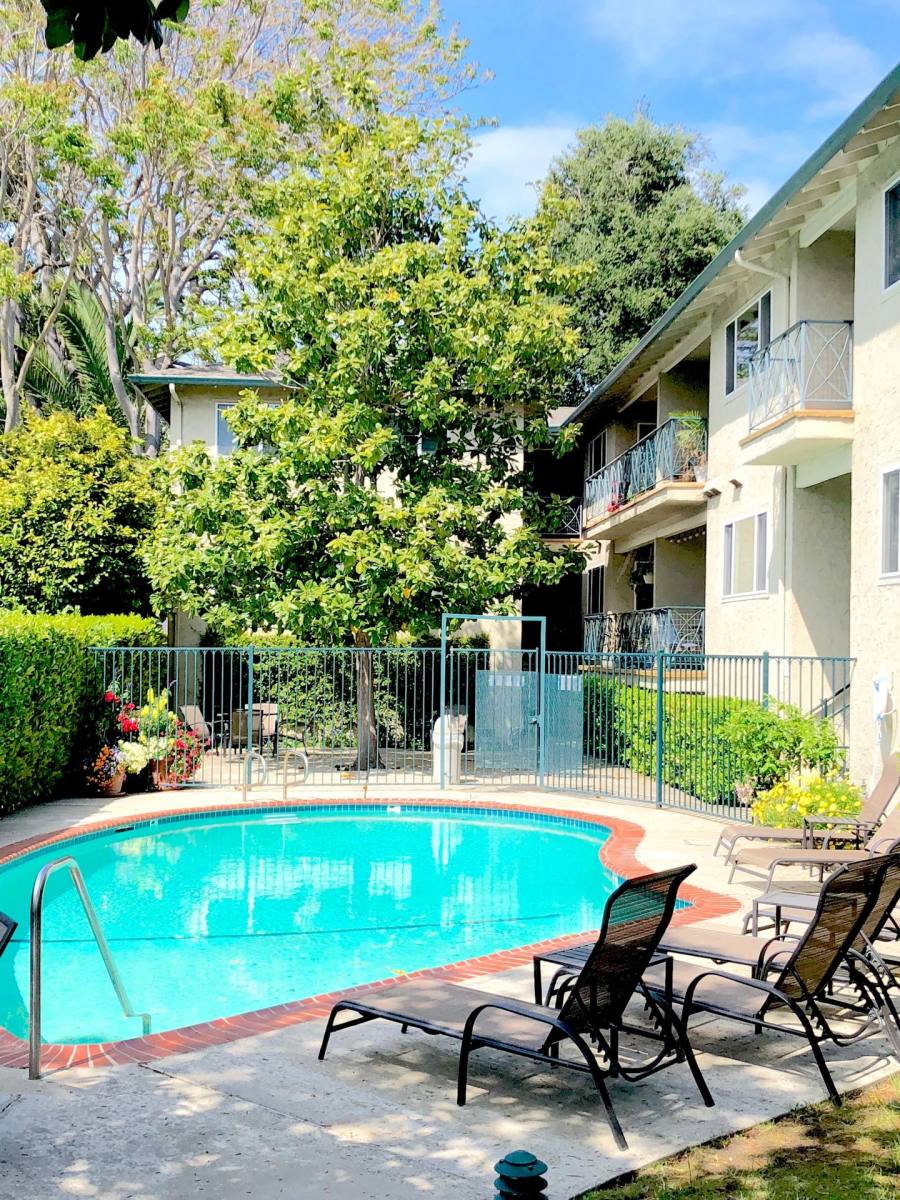 Apartment for rent at 1010 Noel Dr, Menlo Park, CA 94025