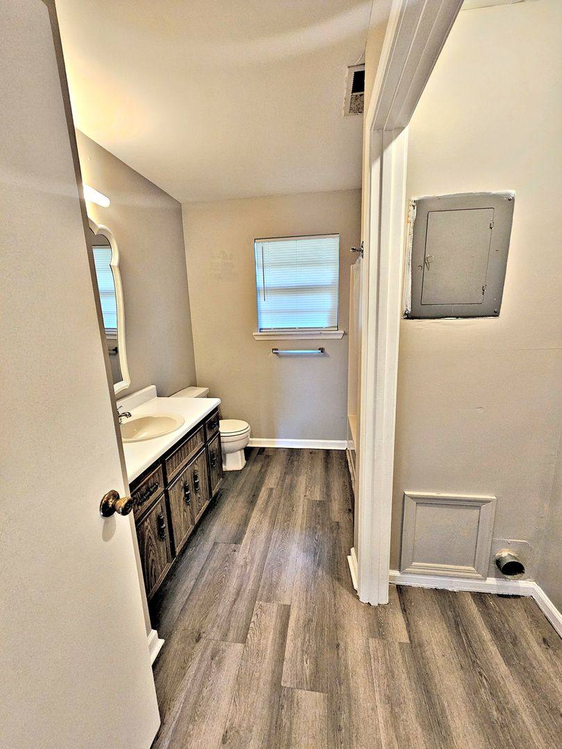 Apartment for rent at 1606 N St, Decatur, AL 35601