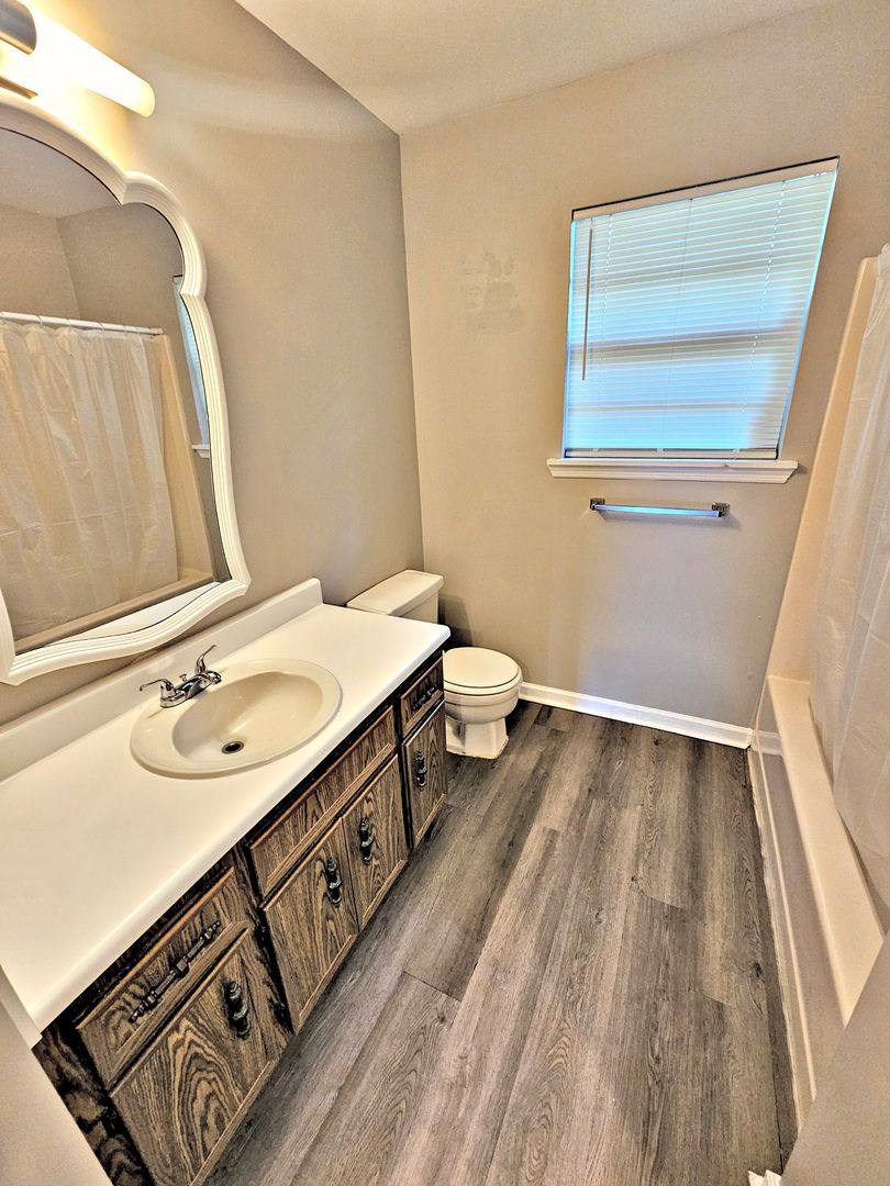Apartment for rent at 1606 N St, Decatur, AL 35601