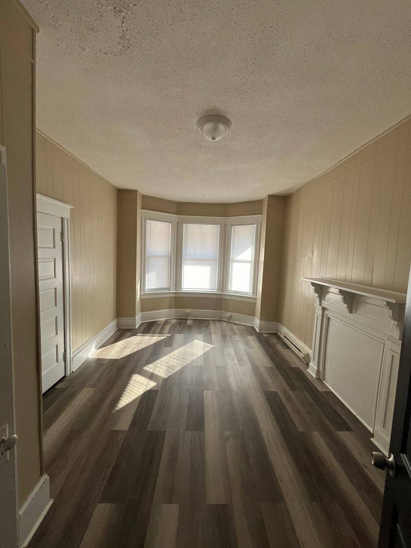 Apartment for rent at 409 S Potomac St, Hagerstown, MD 21740