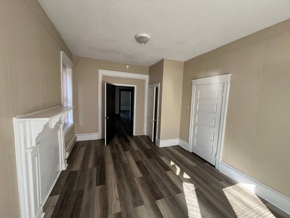 Apartment for rent at 409 S Potomac St, Hagerstown, MD 21740