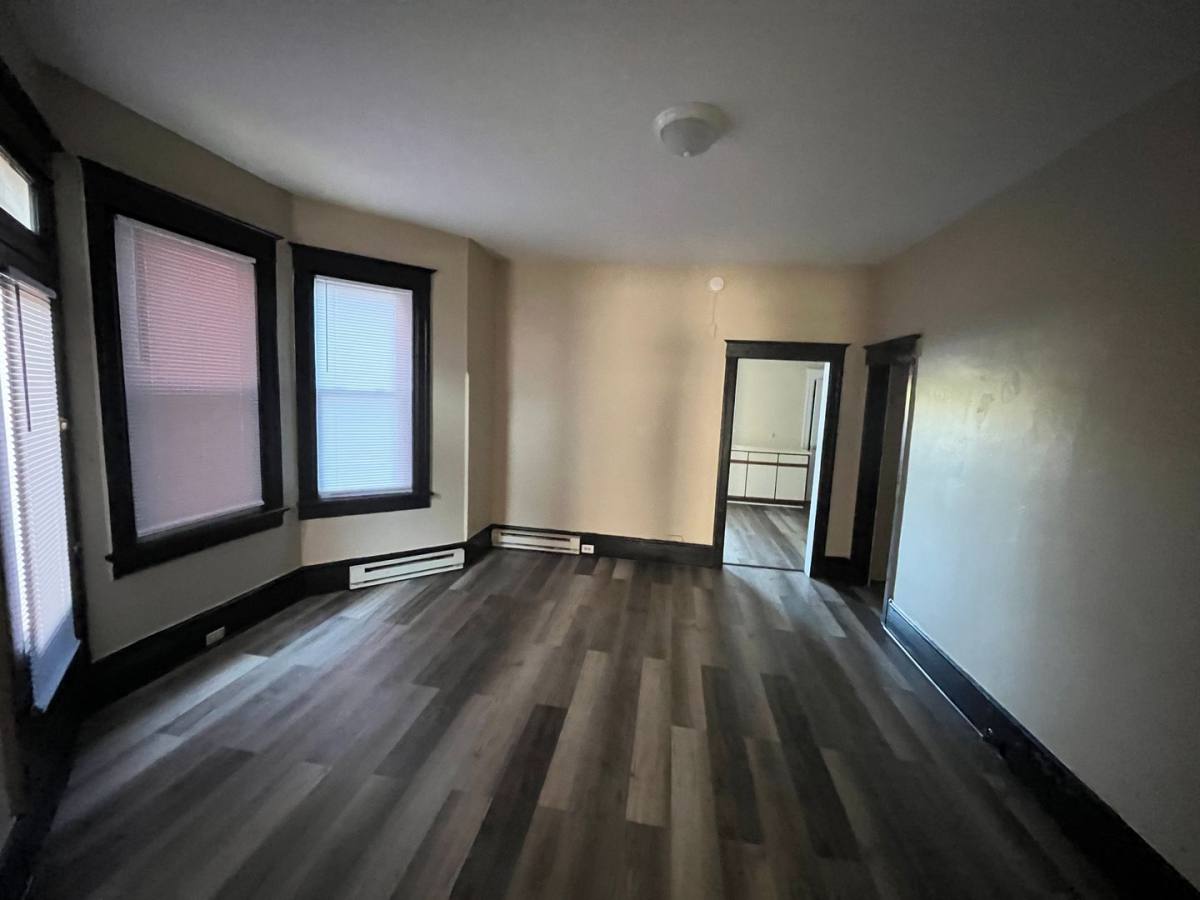 Apartment for rent at 409 S Potomac St, Hagerstown, MD 21740