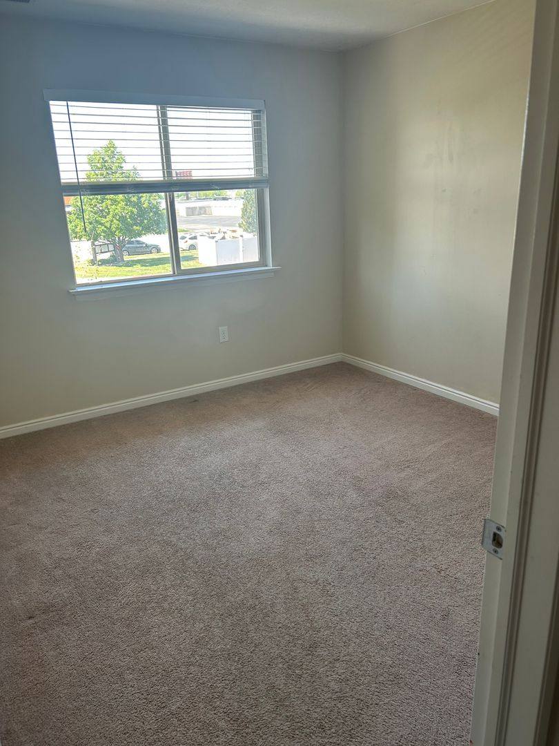 Apartment for rent at 811 S Main St, Layton, UT 84041