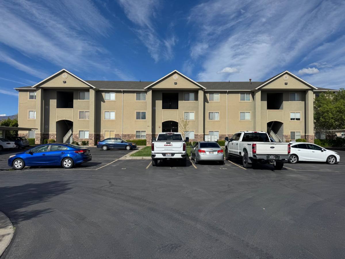 Apartment for rent at 811 S Main St, Layton, UT 84041