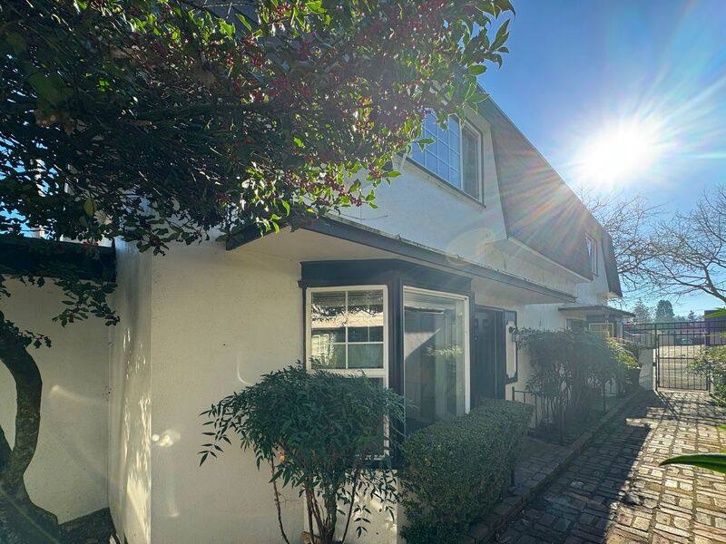 Townhouse for rent at 1117-A W 6th Ave, Eugene, OR 97402