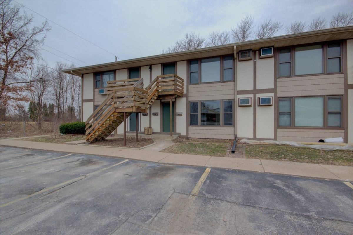 Apartment for rent at 3500 60th St, Moline, IL 61265