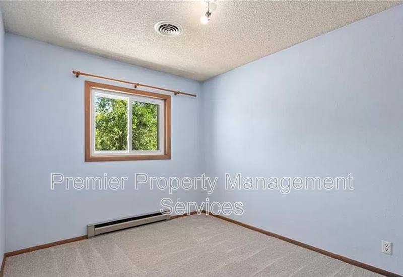 Townhouse for rent at 300 Aristocrat Dr, Billings, MT 59105
