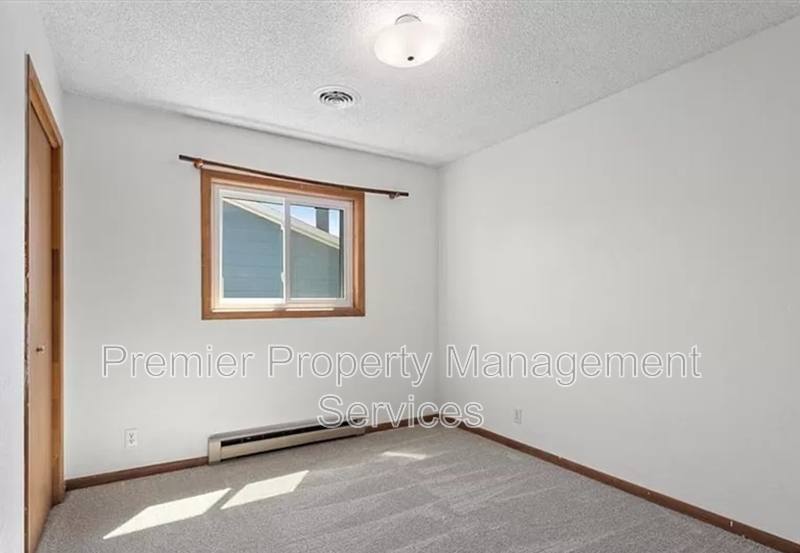 Townhouse for rent at 300 Aristocrat Dr, Billings, MT 59105