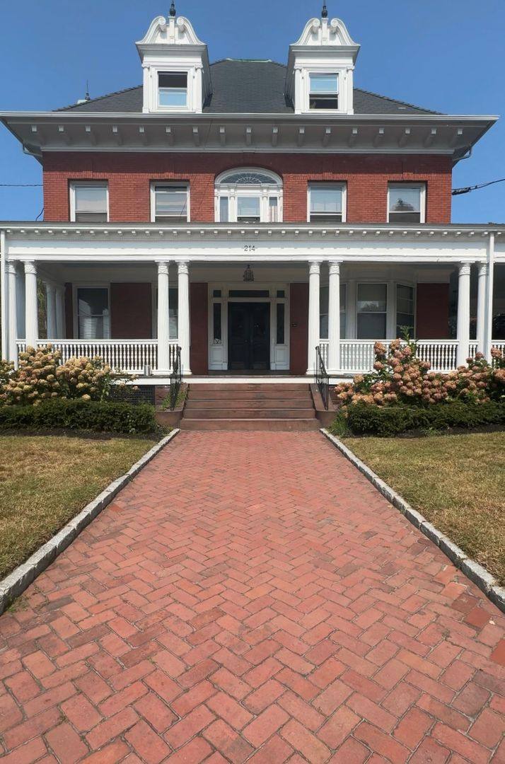 Apartment for rent at 214 Olney St, Providence, RI 02906