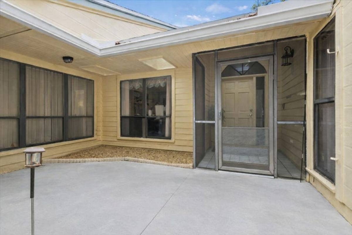 House for rent at 6691 S Pine Court, Palm Beach Gardens, FL 33418