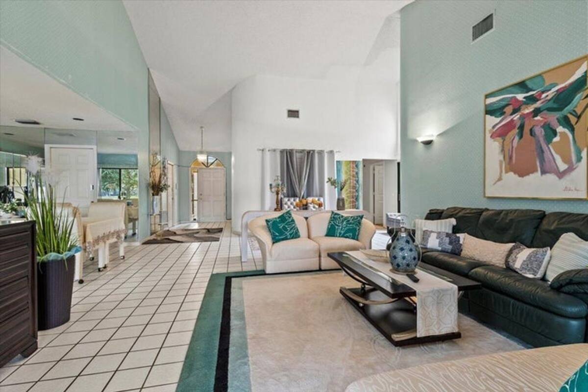 House for rent at 6691 S Pine Court, Palm Beach Gardens, FL 33418