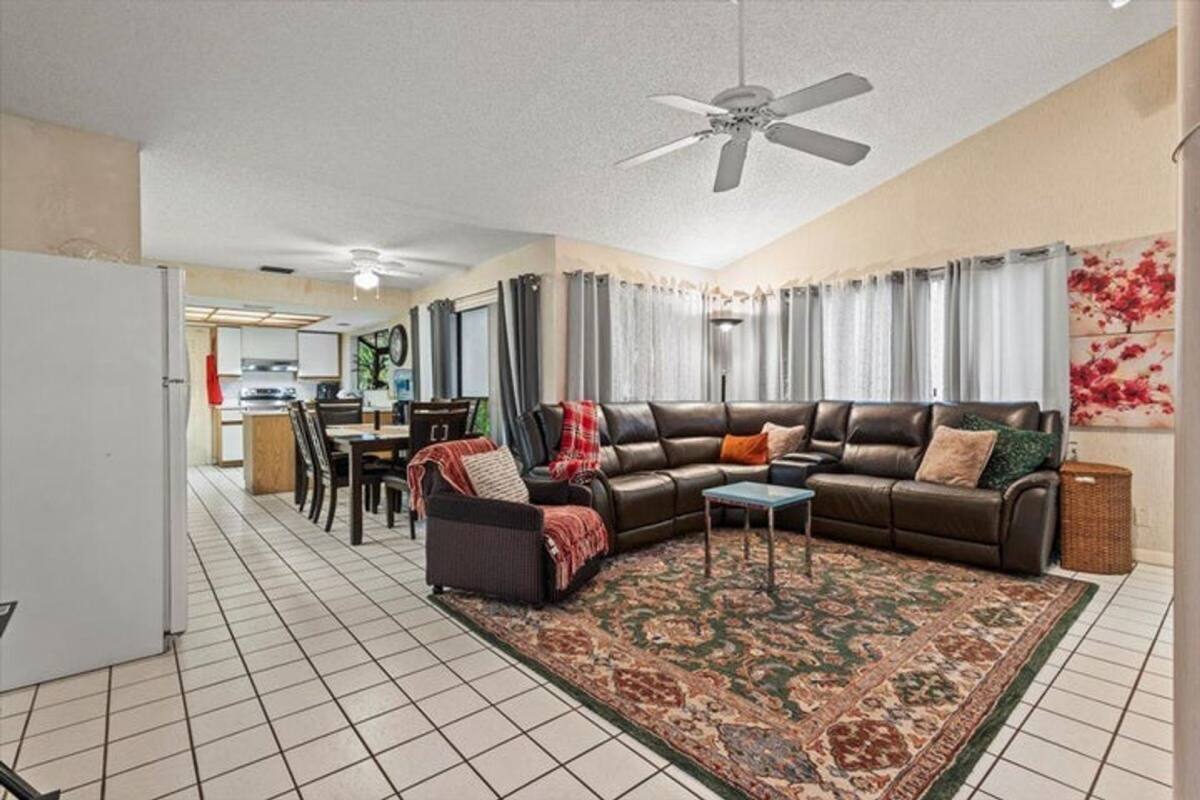 House for rent at 6691 S Pine Court, Palm Beach Gardens, FL 33418