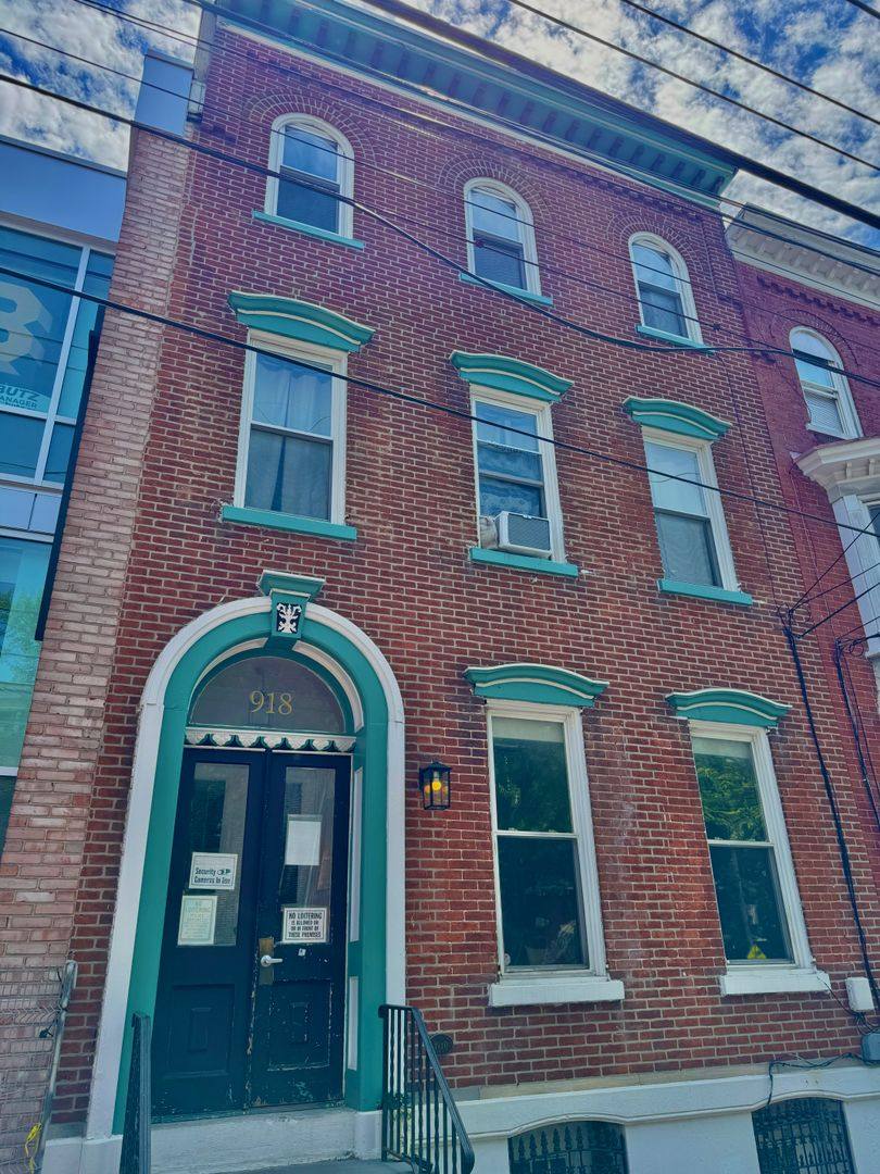 Apartment for rent at 918 W Turner St, Allentown, PA 18102