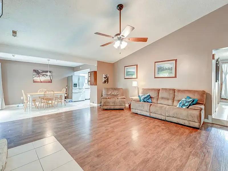 House for rent at 303 Canaberry Circle, Summerville, SC 29483