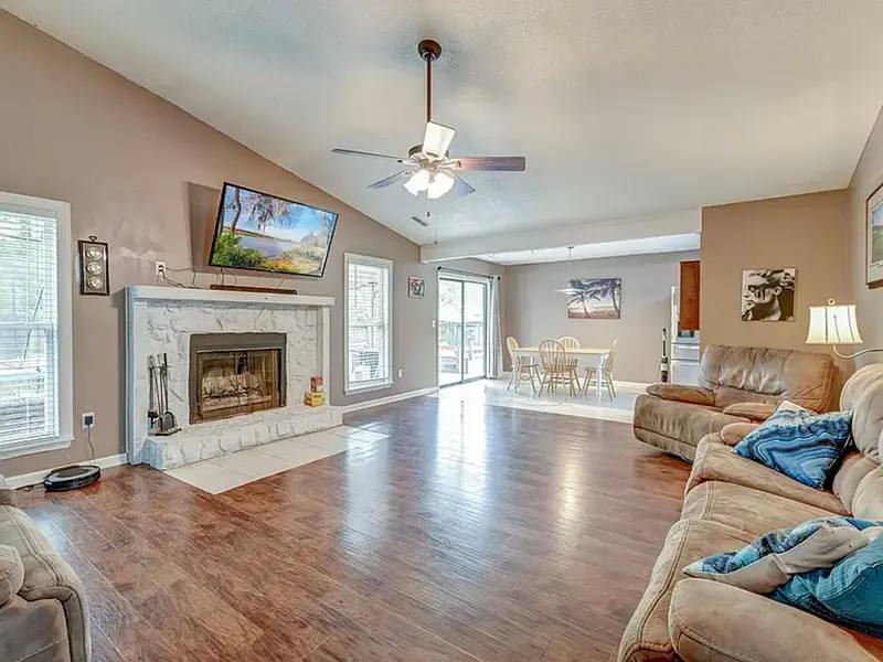 House for rent at 303 Canaberry Circle, Summerville, SC 29483