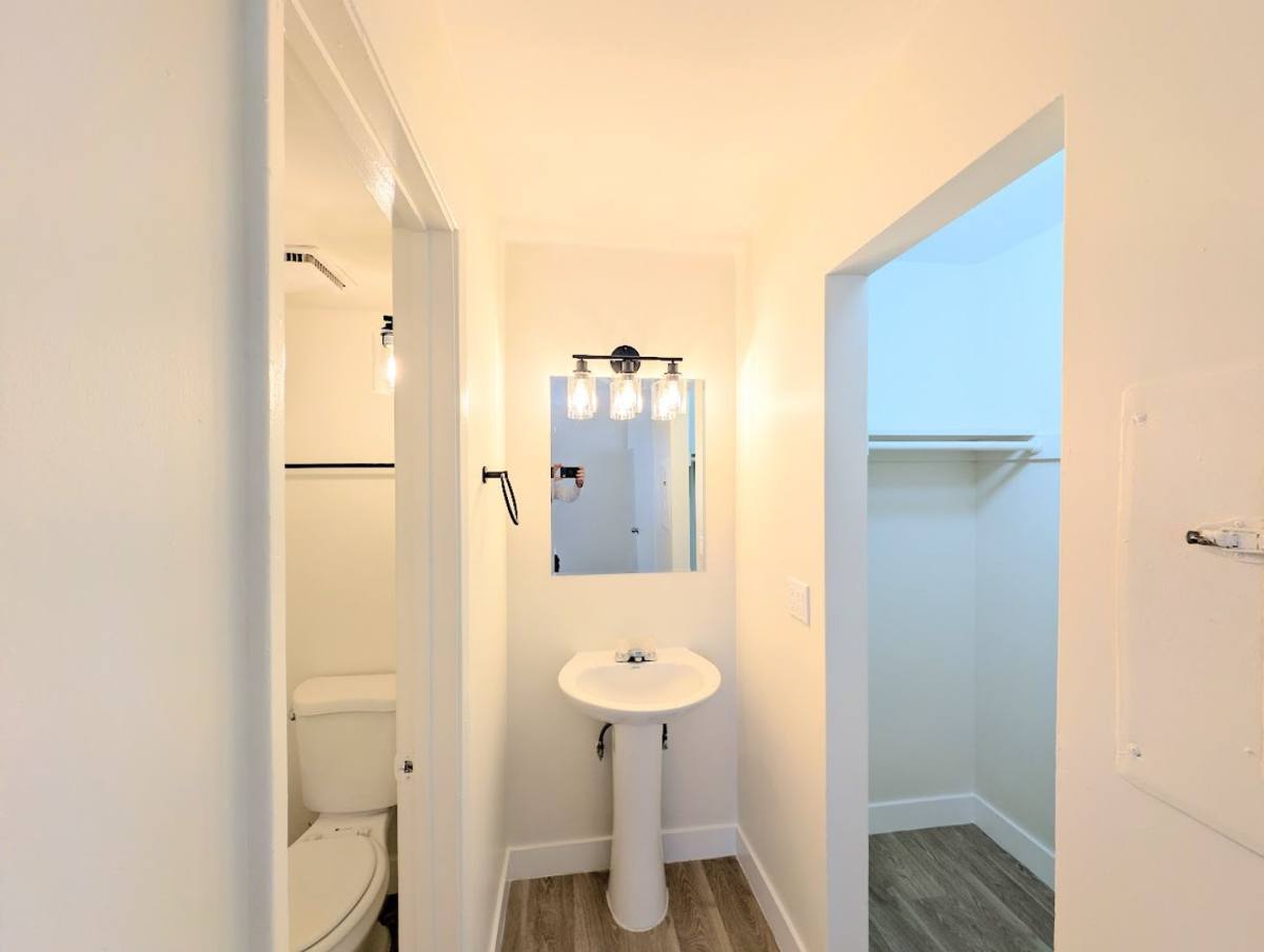 Apartment for rent at 208 E Prince Rd, Tucson, AZ 85705