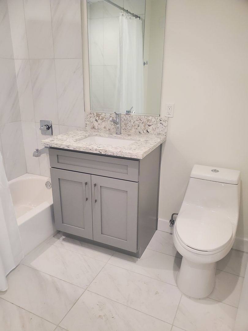 Apartment for rent at 4960 Sepulveda Blvd, Sherman Oaks, CA 91403