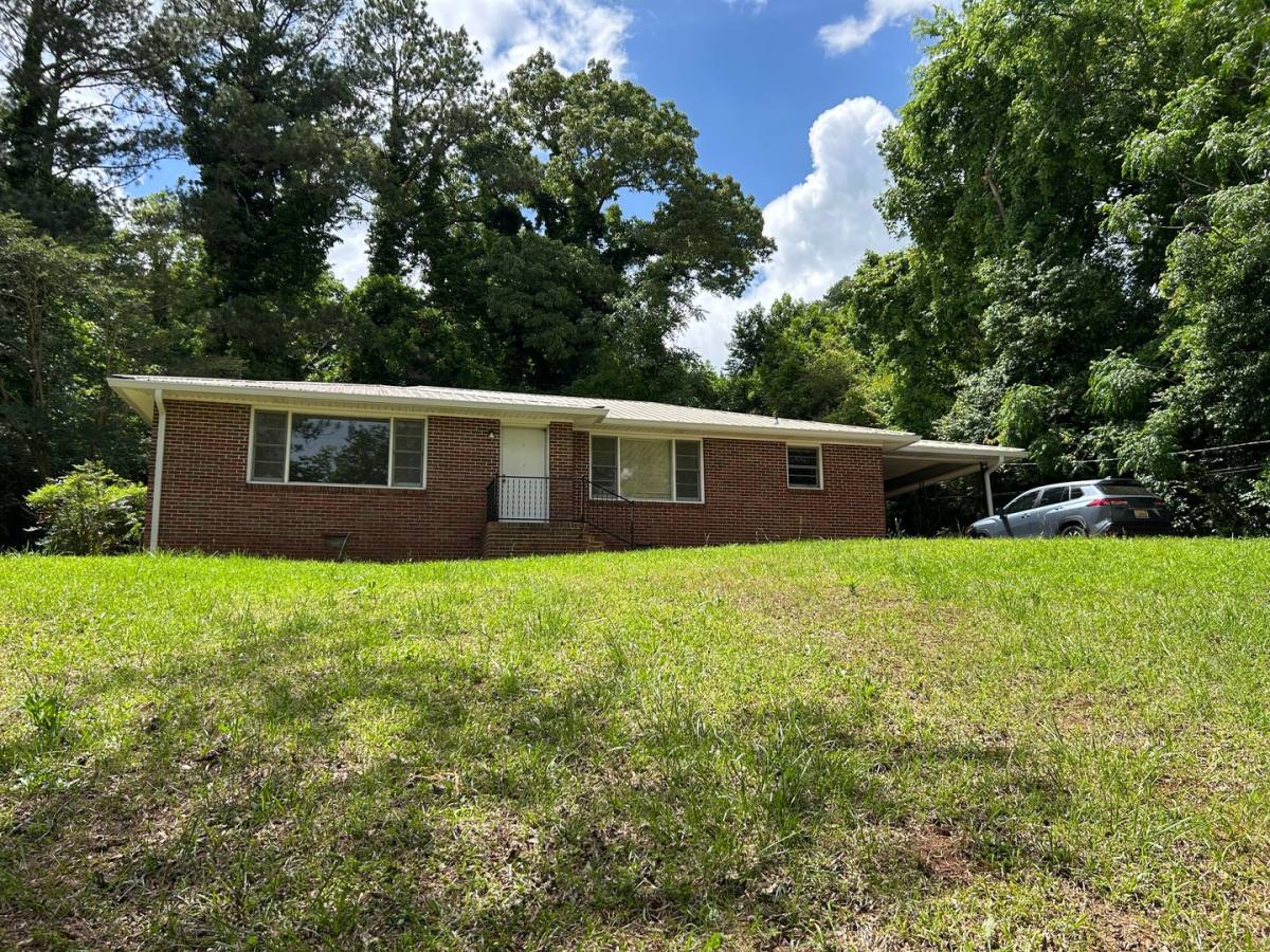 House for rent at 916 Stewart St, Oxford, AL 36203