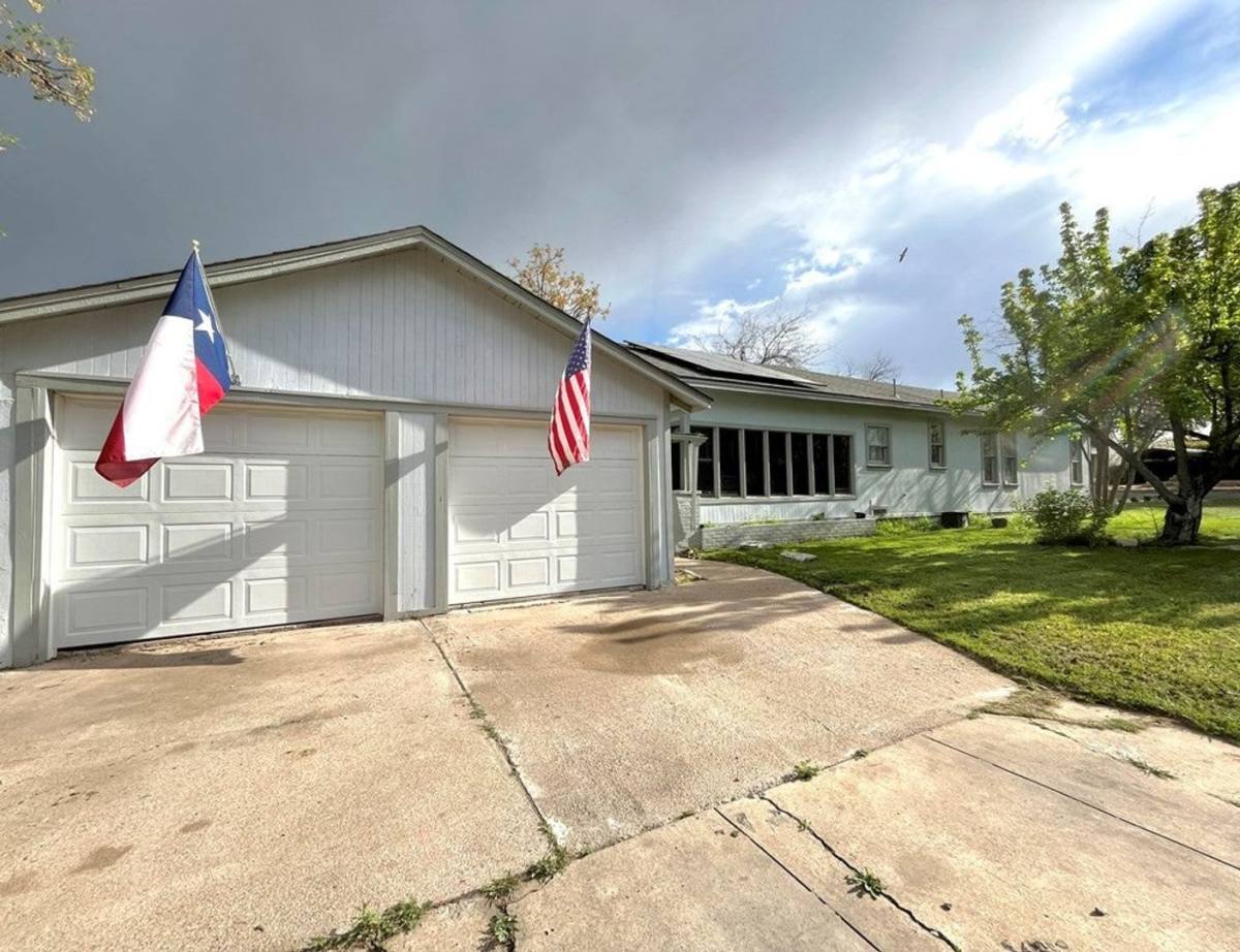 House for rent at 222 N Madison St, San Angelo, TX 76901