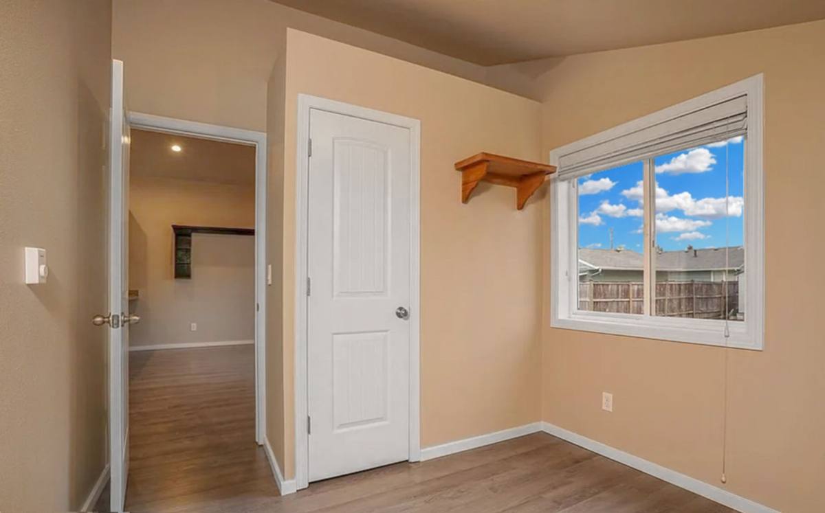 Townhouse for rent at 922 5th Ave SW #C, Puyallup, WA 98371
