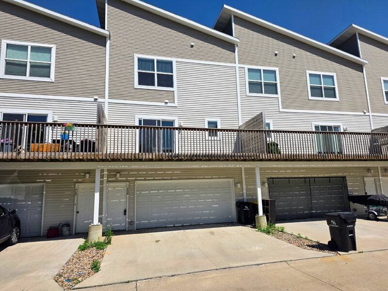 Townhouse for rent at 301 SE 11th St #706, Grimes, IA 50111