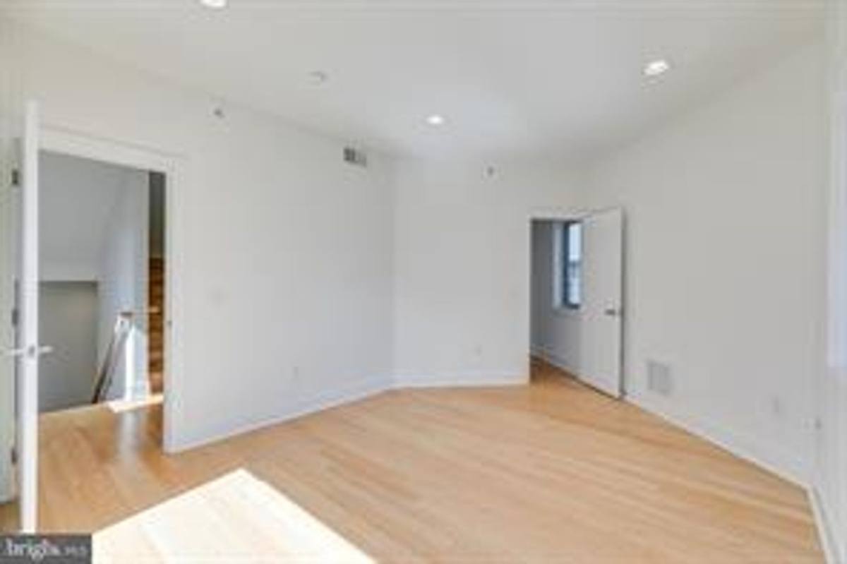 House for rent at 1106 N Hope St, Philadelphia, PA 19123