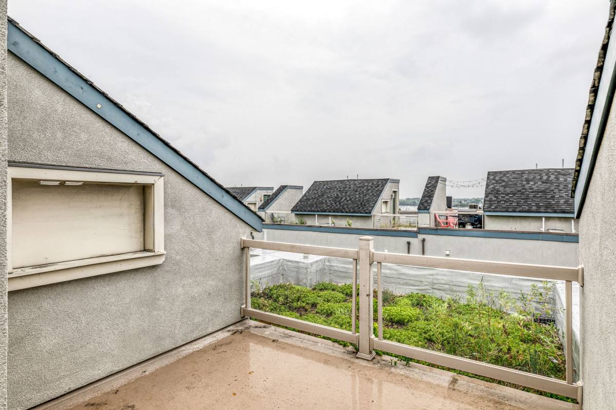 House for rent at 412 N Front St, Philadelphia, PA 19123