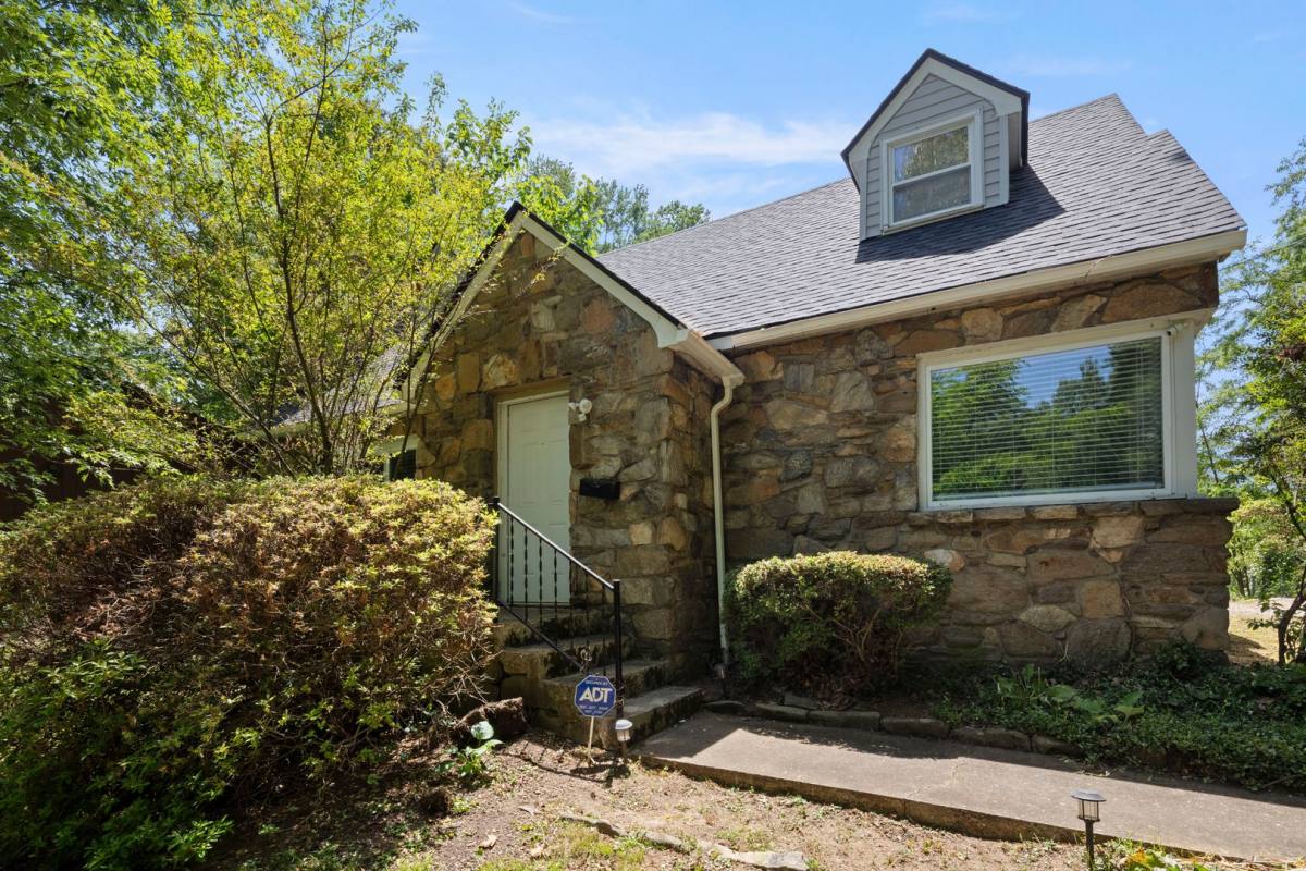 Apartment for rent at 136 Louisiana Ave, Asheville, NC 28806