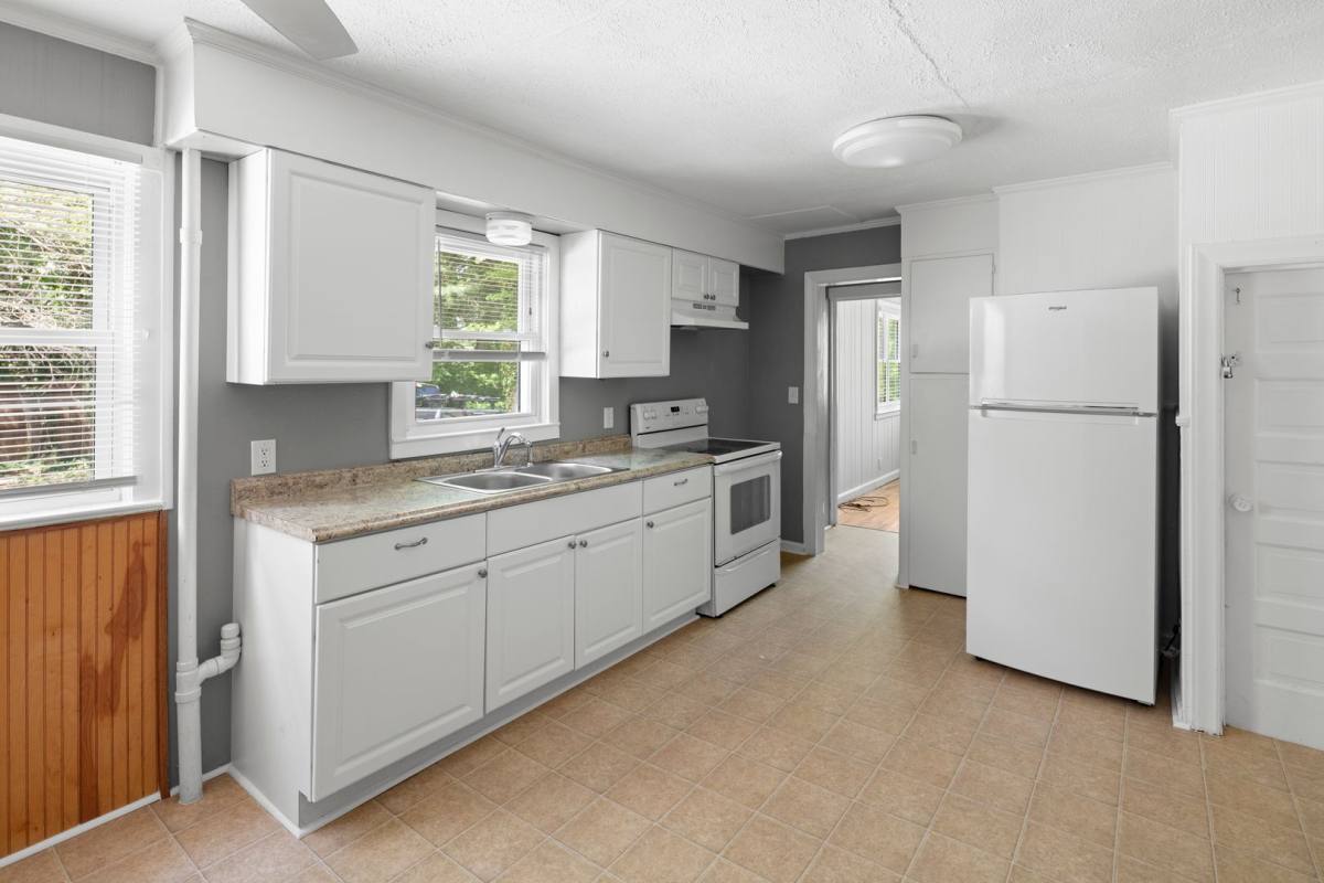Apartment for rent at 136 Louisiana Ave, Asheville, NC 28806