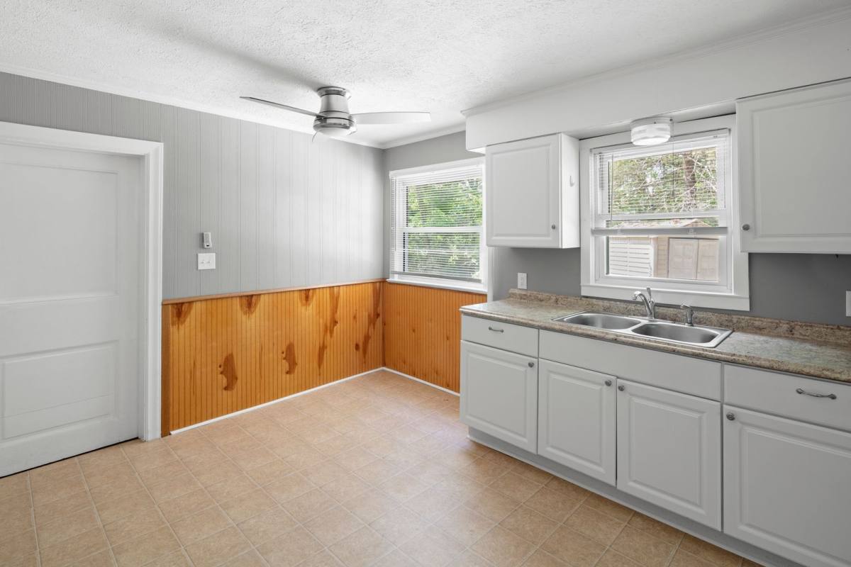 Apartment for rent at 136 Louisiana Ave, Asheville, NC 28806