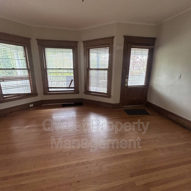 Apartment for rent at 1126 Fulton St, Grand Rapids, MI 49506