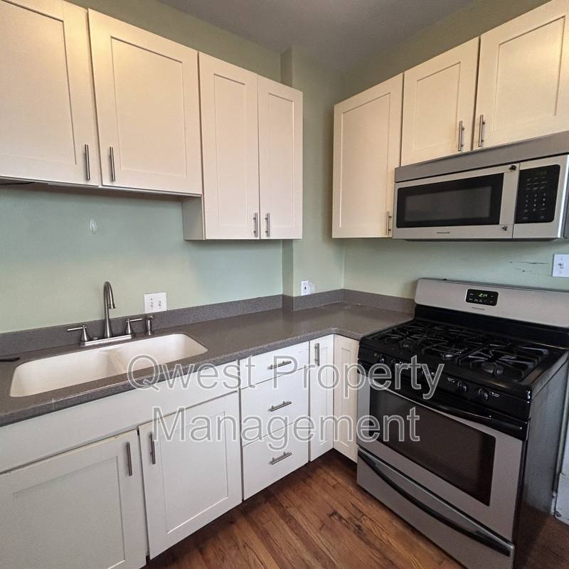 Apartment for rent at 1126 Fulton St, Grand Rapids, MI 49506