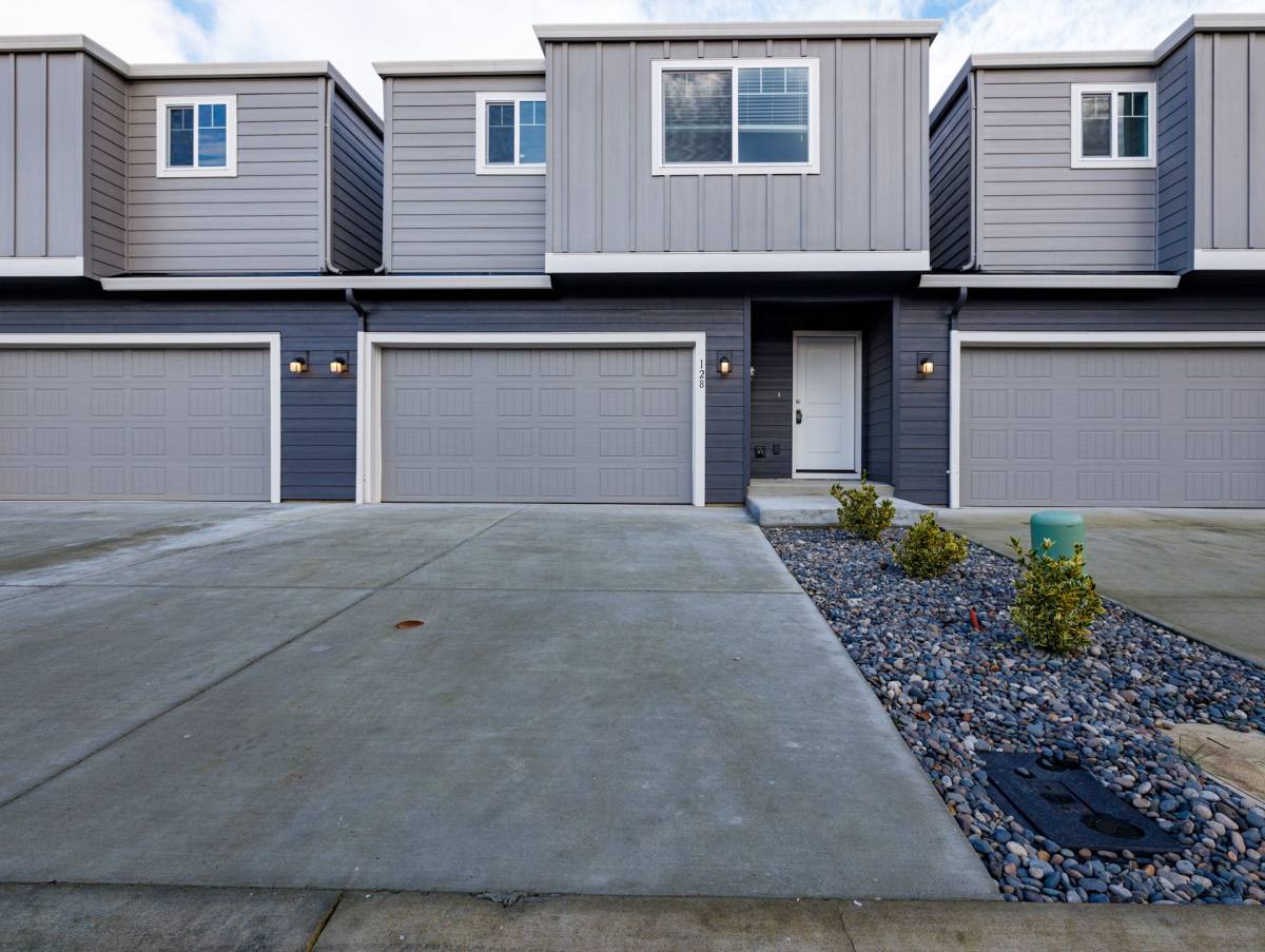 Townhouse for rent at 1407 NE 2nd Ave, Battle Ground, WA 98604