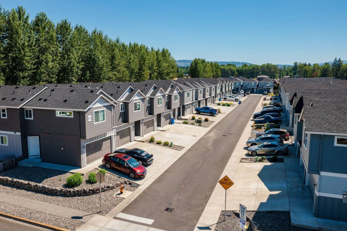 Townhouse for rent at 1407 NE 2nd Ave, Battle Ground, WA 98604