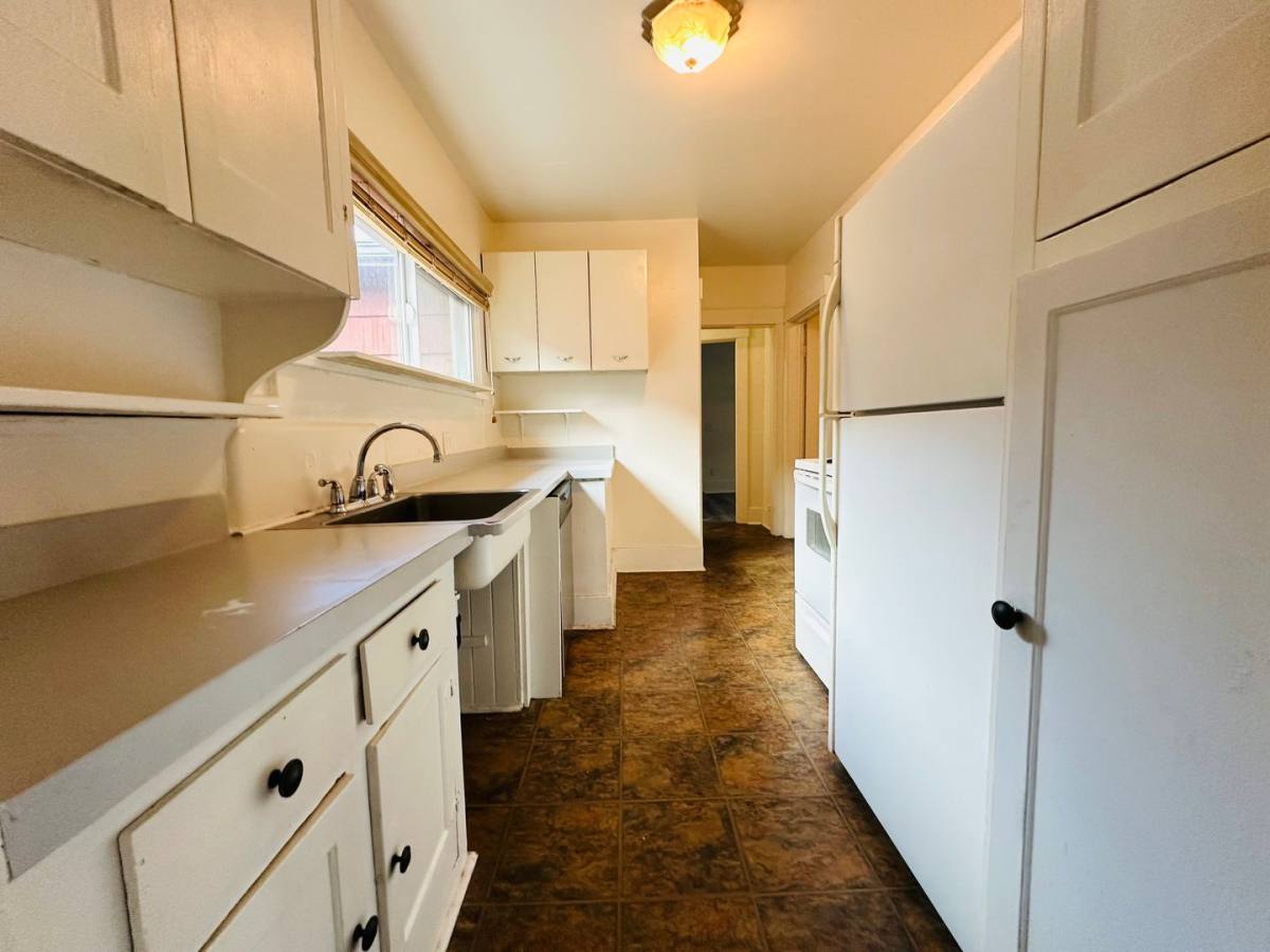 Apartment for rent at 2323-2337 SE Hawthorne Blvd, Portland, OR 97214