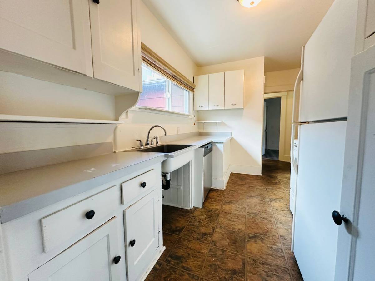 Apartment for rent at 2323-2337 SE Hawthorne Blvd, Portland, OR 97214