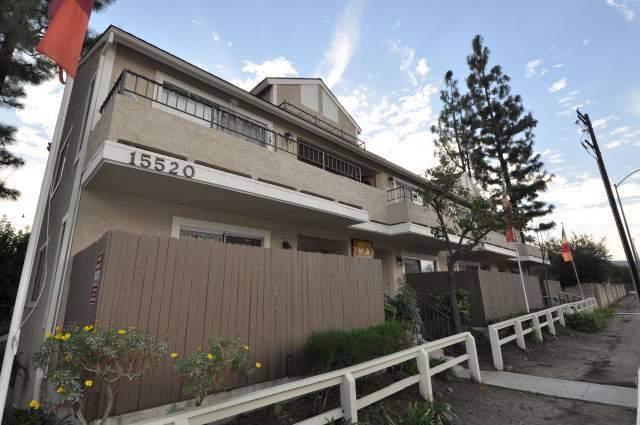 Apartment for rent at 15520 Foothill Blvd, Sylmar, CA 91342