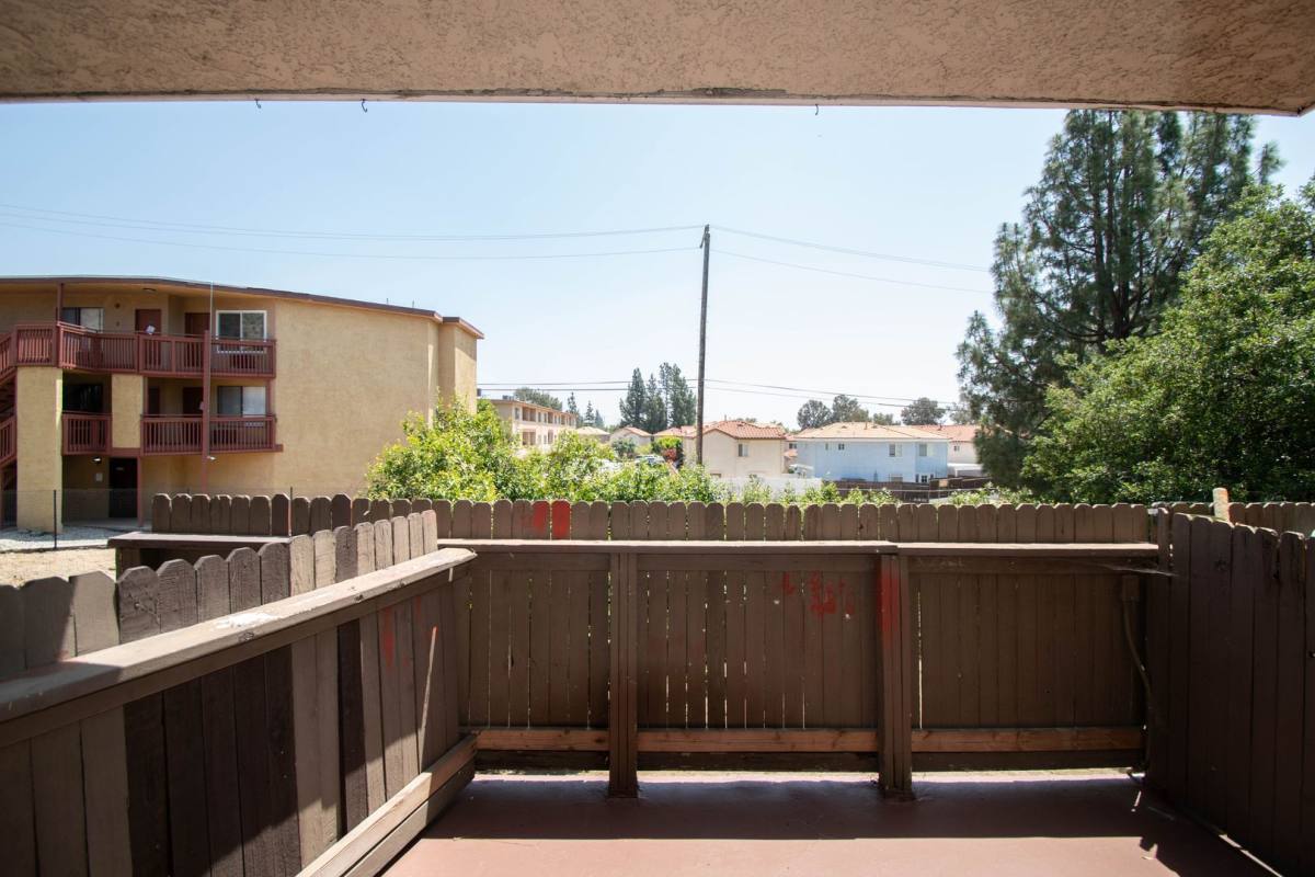 Apartment for rent at 15520 Foothill Blvd, Sylmar, CA 91342