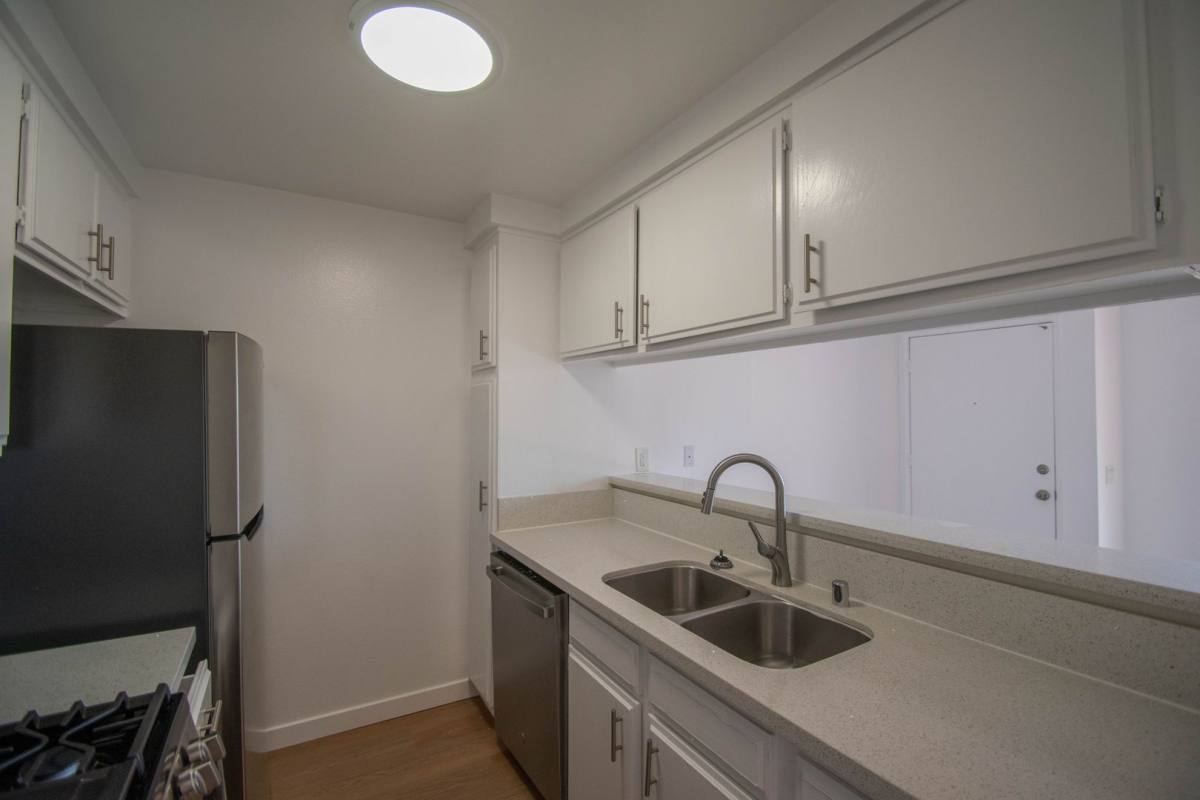 Apartment for rent at 15520 Foothill Blvd, Sylmar, CA 91342