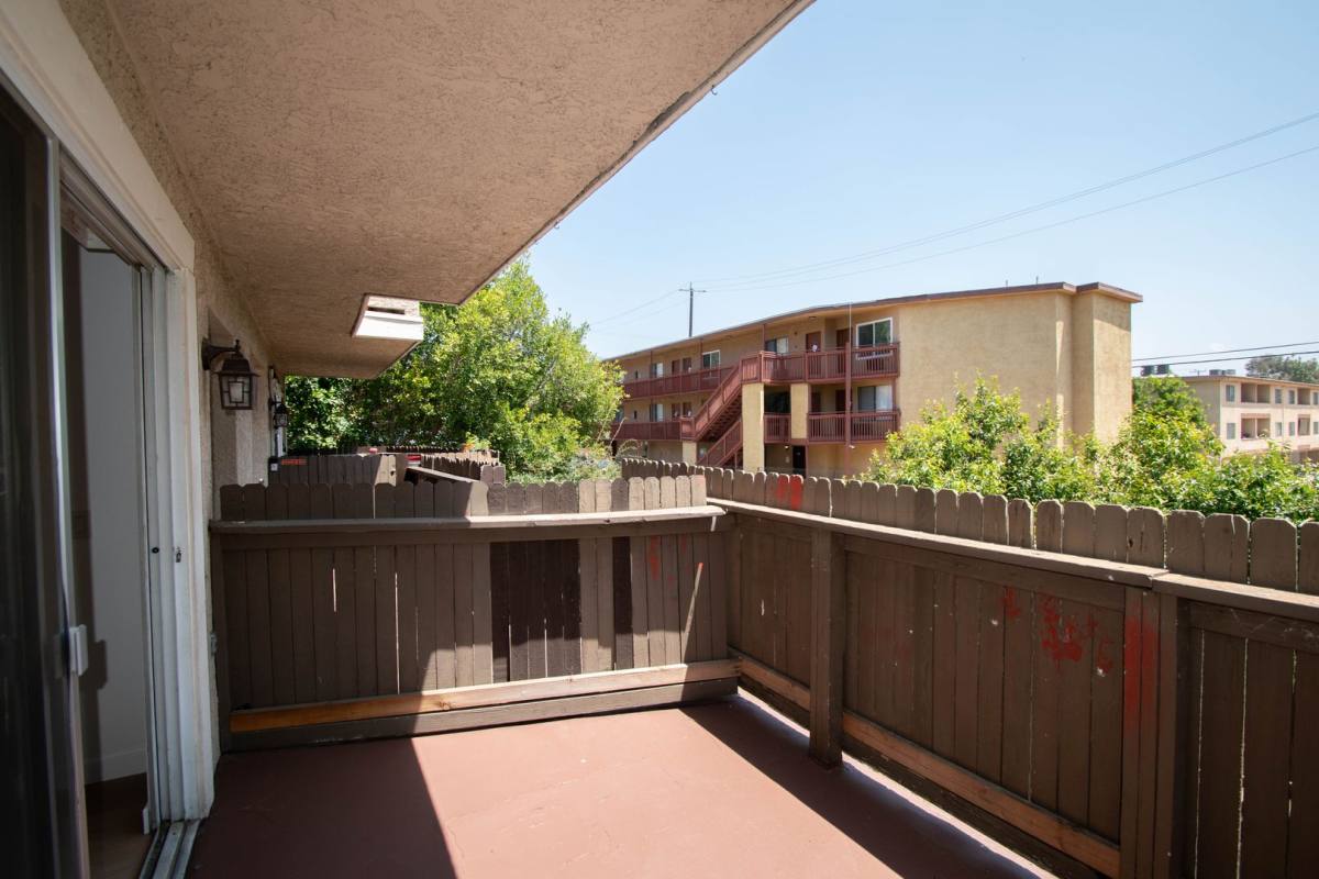 Apartment for rent at 15520 Foothill Blvd, Sylmar, CA 91342