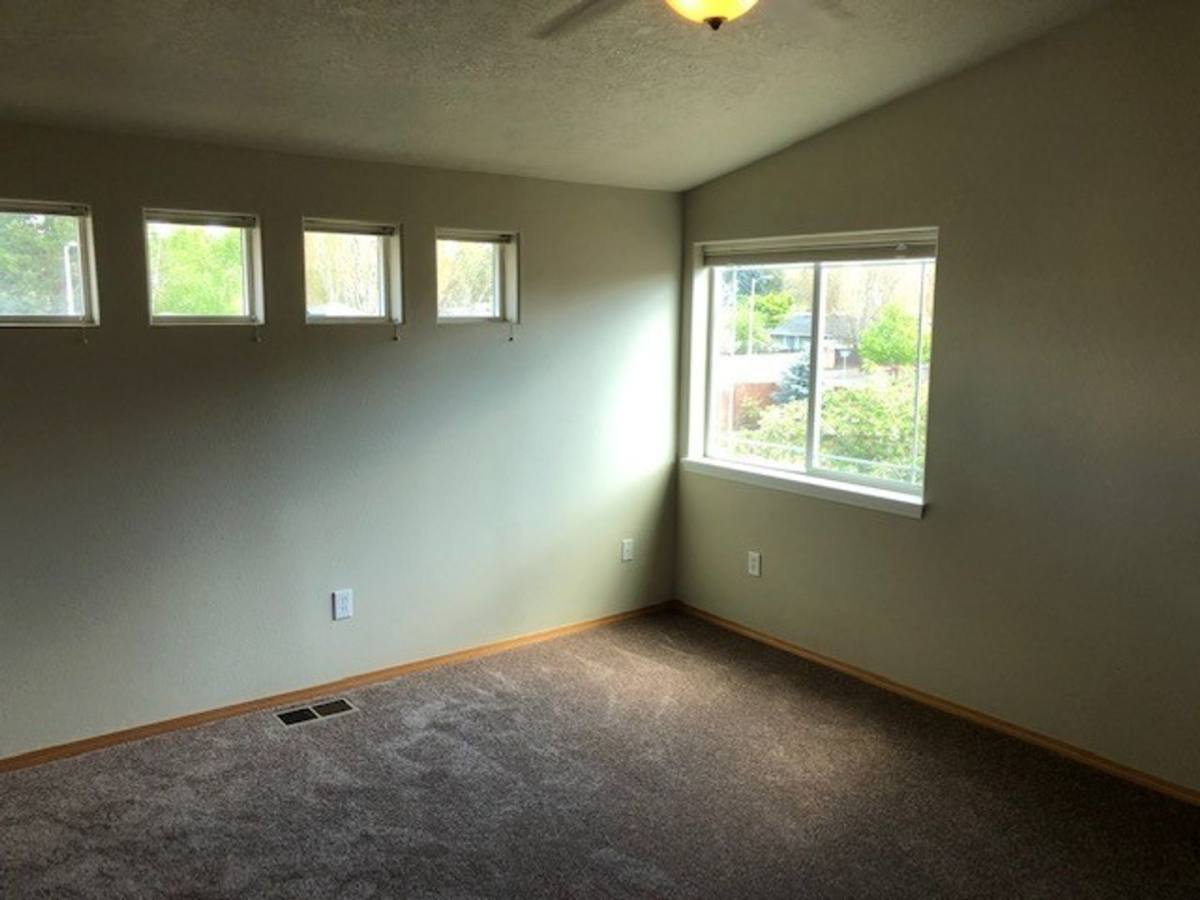 Townhouse for rent at 136 SW Sharon Jane Place, McMinnville, OR 97128