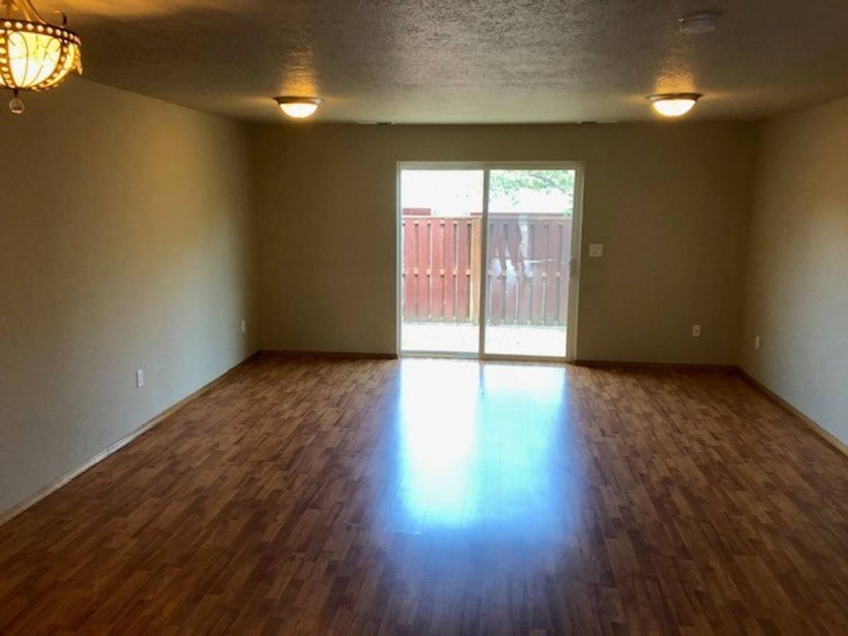 Townhouse for rent at 136 SW Sharon Jane Place, McMinnville, OR 97128