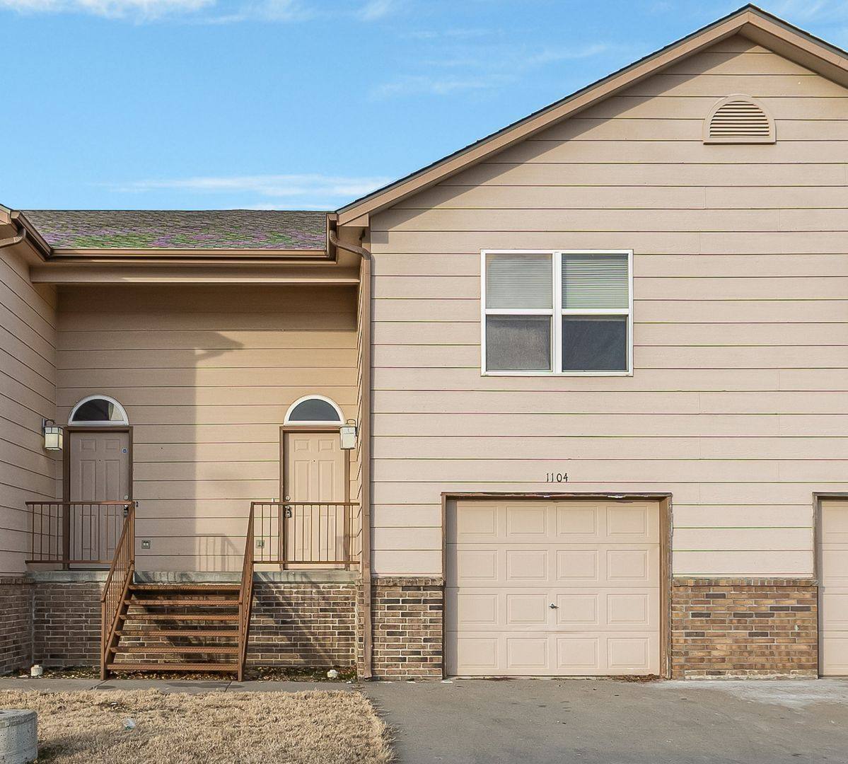 Townhouse for rent at 1104 Country Club Lane, Junction City, KS 66441