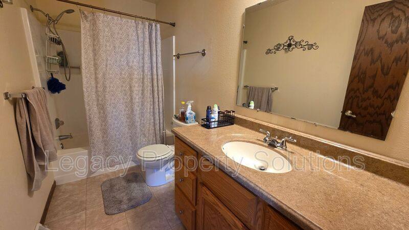 House for rent at 1304 E Ingals Ave, Bismarck, ND 58504