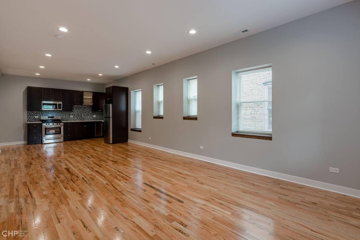 Apartment for rent at 1927 W Montrose Ave, Chicago, IL 60613